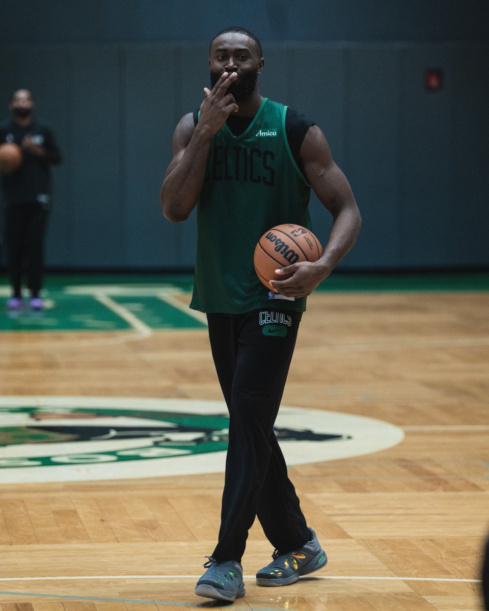 مشجع تائب tweet media