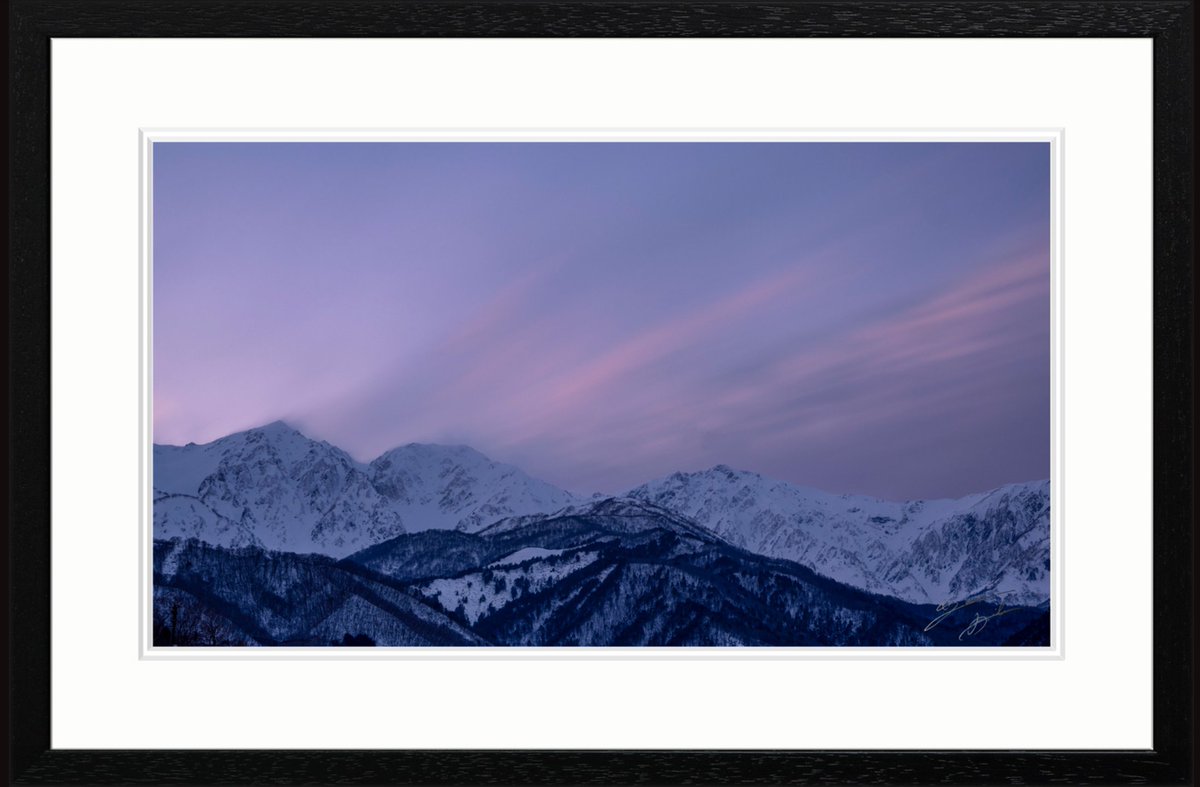 Spending the whole day at the gallery today for my show Presenza – 気配.
If you’re nearby, come say hi and see the work in person.

今日は一日中ギャラリーにいます。
写真展『Presenza – 気配』開催中です。
近くにいらっしゃる方はぜひ立ち寄って、作品をご覧ください。