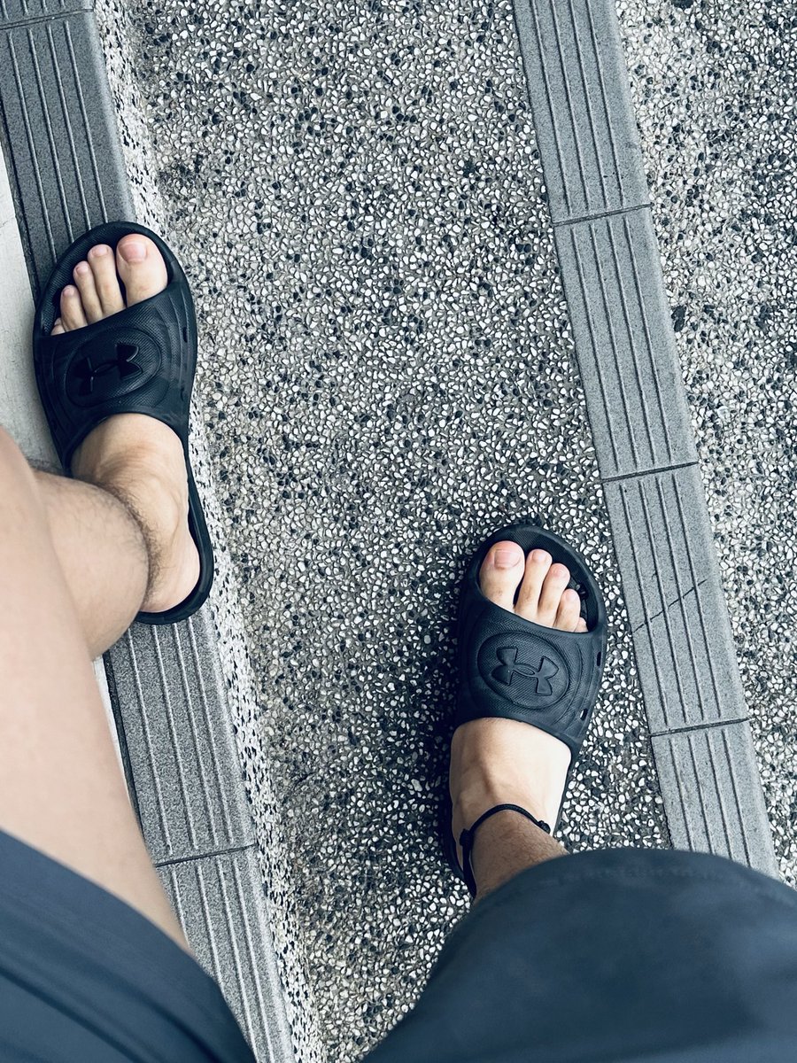 Feetfirst01's tweet image. Toes out and about 👣💋👣