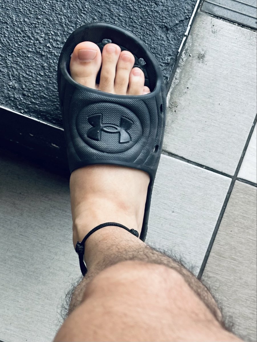 Feetfirst01's tweet image. Toes out and about 👣💋👣