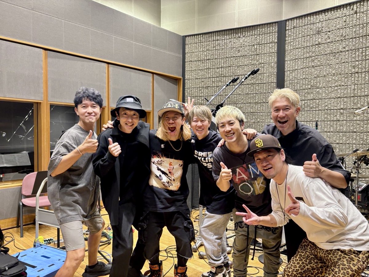 朝Recは〜じま〜るよ〜😃
#レコーディング前
#まだサウンドチェックも終わってない
#曲ムズイっす
#頑張る