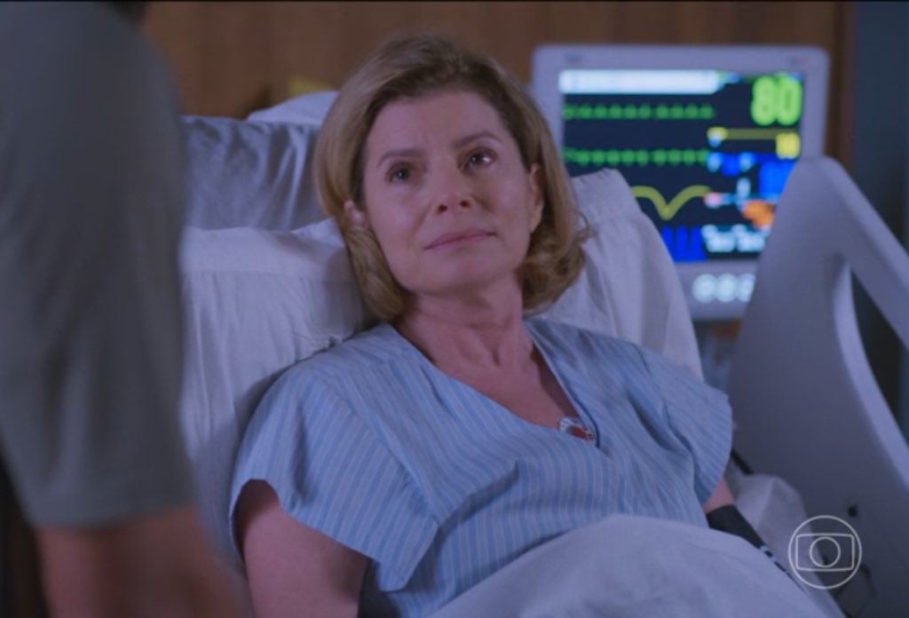 essa cena que o afonso tá se lembrando que a odete diz “eu não nasci pra ser mãe, talvez eu tenha nascido pra ser pai. e sabe o que é pior? eu gosto de ser assim” mora na minha cabeça de verdade #ValeTudo