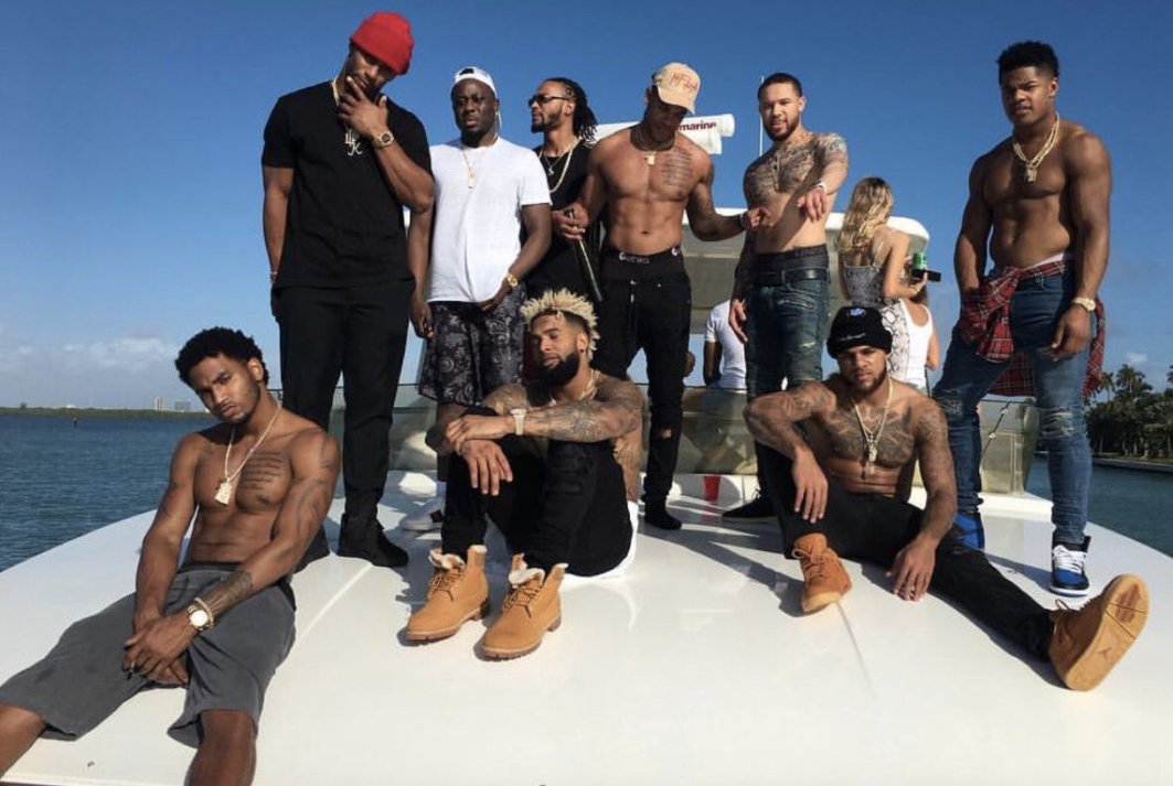 ThatJerb's tweet photo. @allproreels @Wale @TreySongz @Jujubballin Keep him away from the team https://t.co/NGCEgiliTH