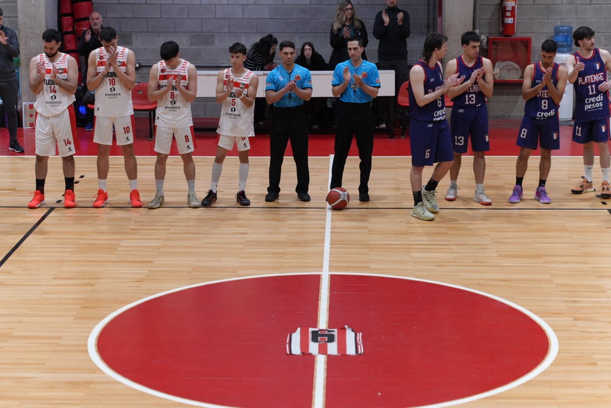 EdelpBasquet's tweet photo. 6️⃣🥲 Hasta siempre, Miguel querido 

➡️ En el partido de básquet de este miércoles ante Platense, realizamos un minuto de silencio por la partida de Miguel Ángel Russo, hijo pródigo de nuestra institución. https://t.co/HYYRU7fpmN