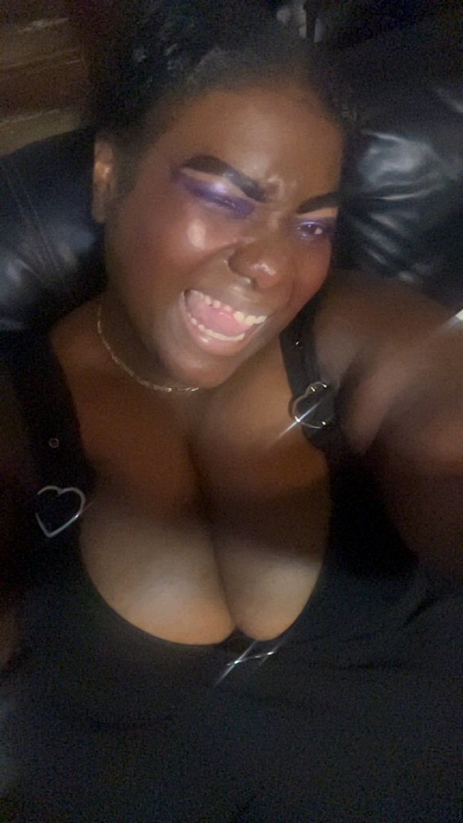 AfroDreamMagic's tweet image. Forgot to post these😝💜 #TheBigE