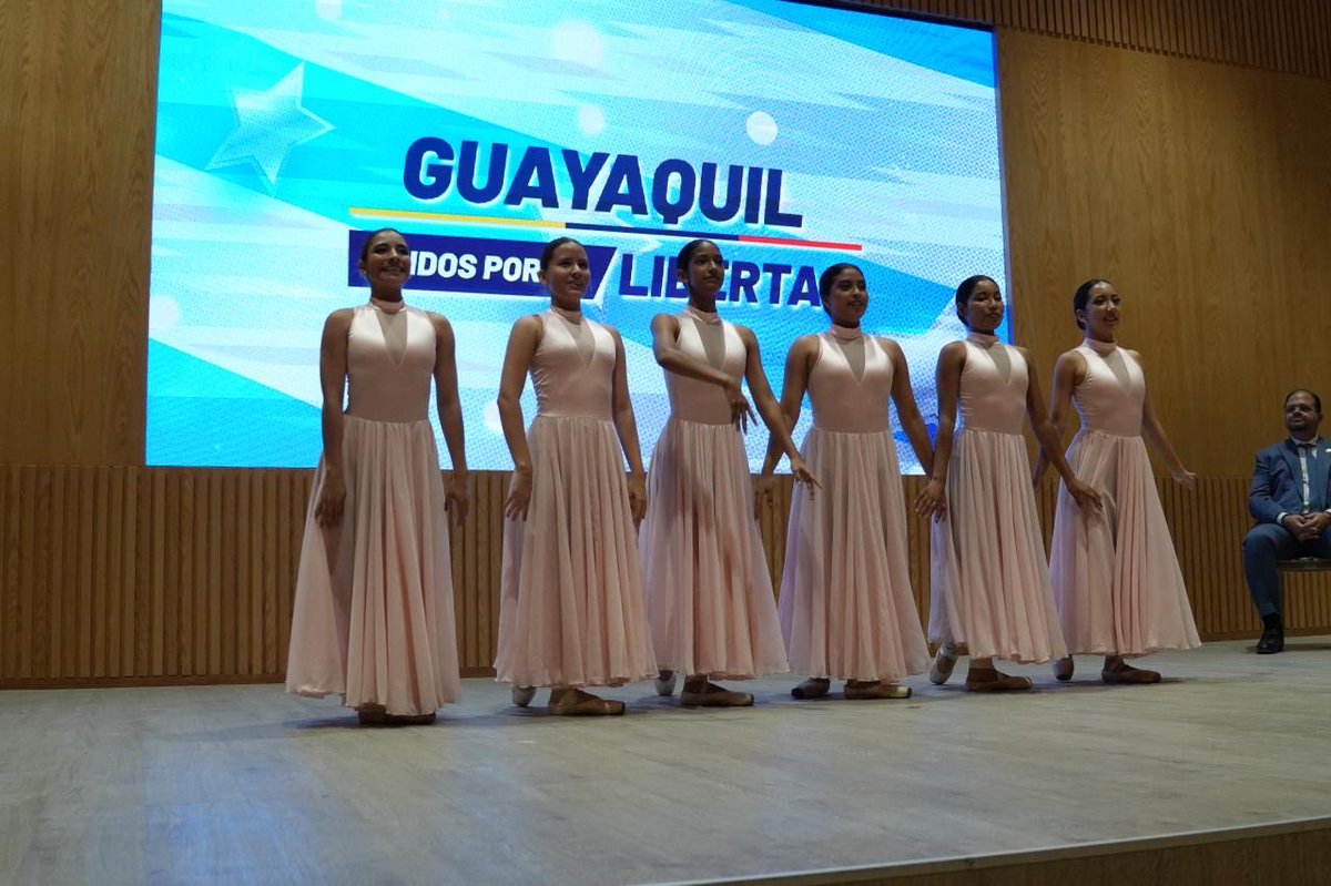 📍 [GUAYAQUIL] El ministro (s) Jaime Medina participó en una jornada que rindió homenaje a la historia y el presente de la Perla del Pacífico.

Asistió a la sesión solemne de la Asamblea Nacional en conmemoración de los 205 años de Independencia, desarrollada en la Unidad