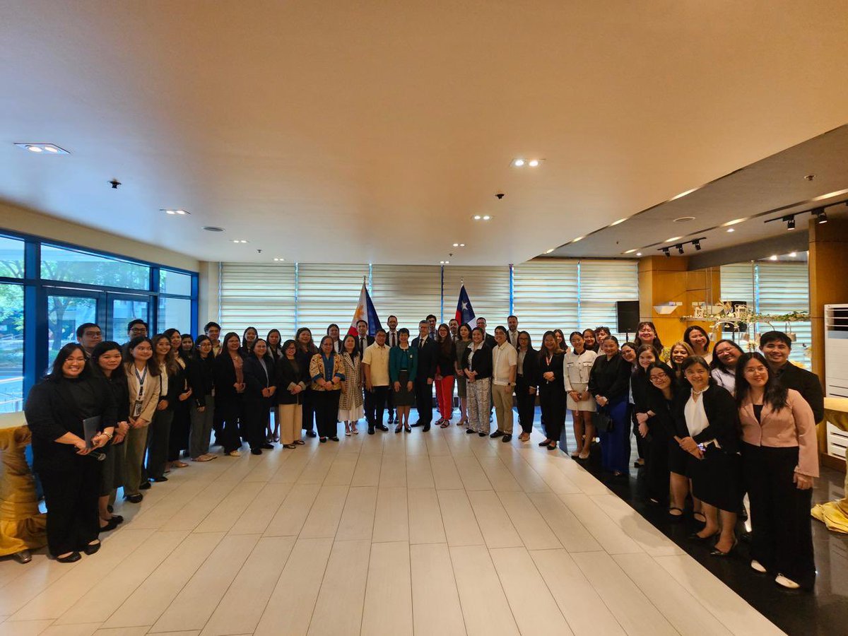 AlexRChaparro's tweet photo. Successful third round of negotiations of the #Chile - #Philippines Comprehensive Economic Partnership Agreement, #CEPA held in Makati, SPS and TBT chapters 🇨🇱🇵🇭 https://t.co/AYd5XUQRi8
