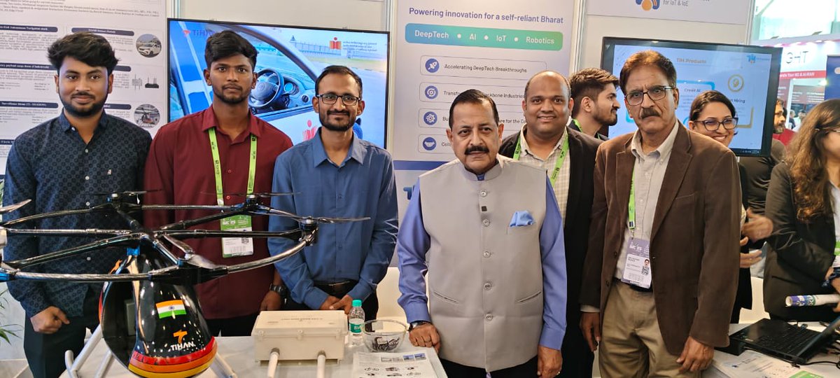 IitTihan's tweet image. At #IMC25, TiHAN IIT Hyderabad showcased innovations in #AutonomousNavigation, #DroneTechnology &amp;amp; #SmartMobility.
Hon’ble Minister Dr. Jitendra Singh visited the TiHAN–IITH stall, where the team presented TiHAN’s latest advancements in connected mobility and innovation. #IMC2025