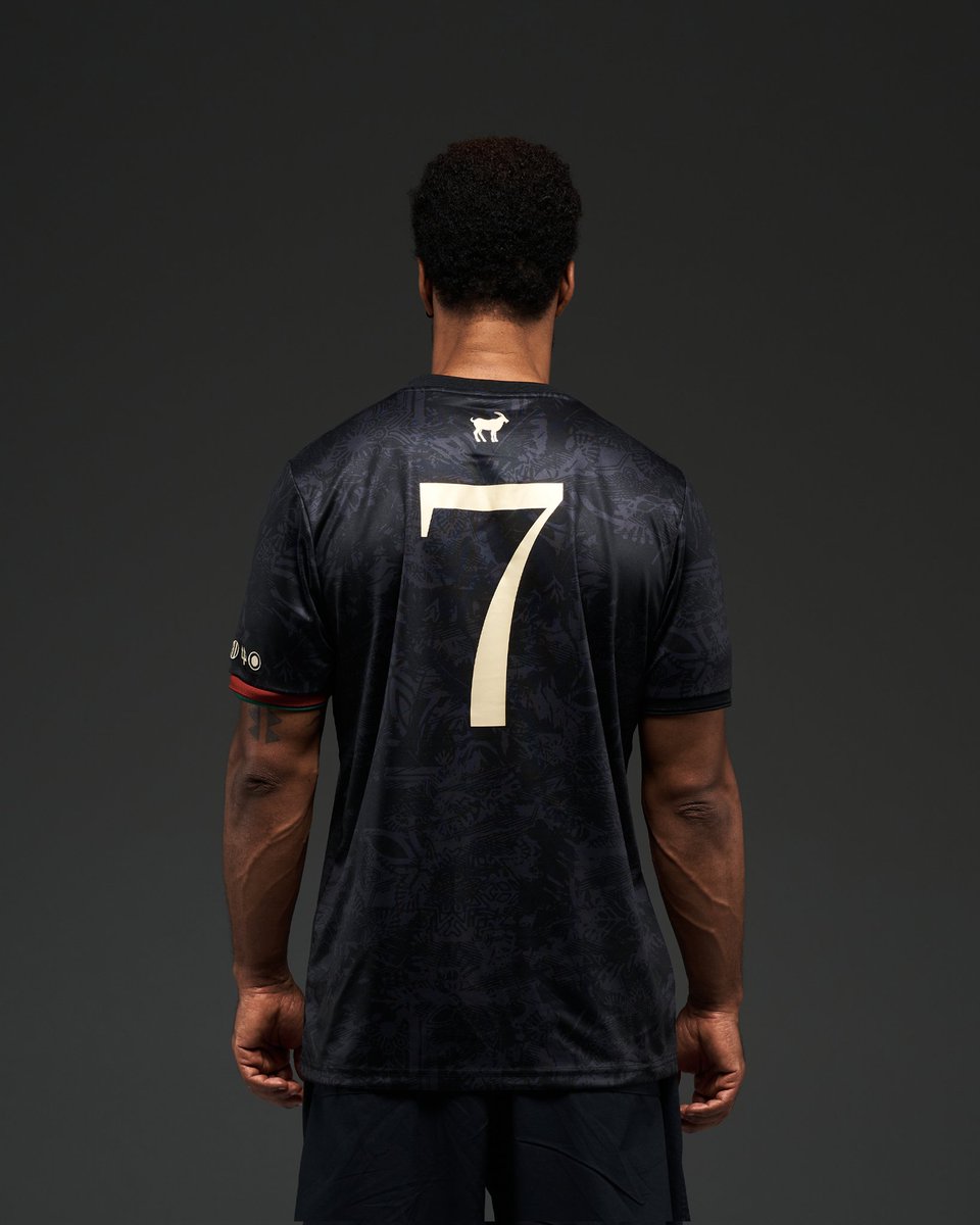 En realidad el diseño sublimado fue hecho por <a href="/kits_by_samu/">Samu</a> para <a href="/commafootball/">Comma Football</a> 

Todo lo demas es chamuyo (?)