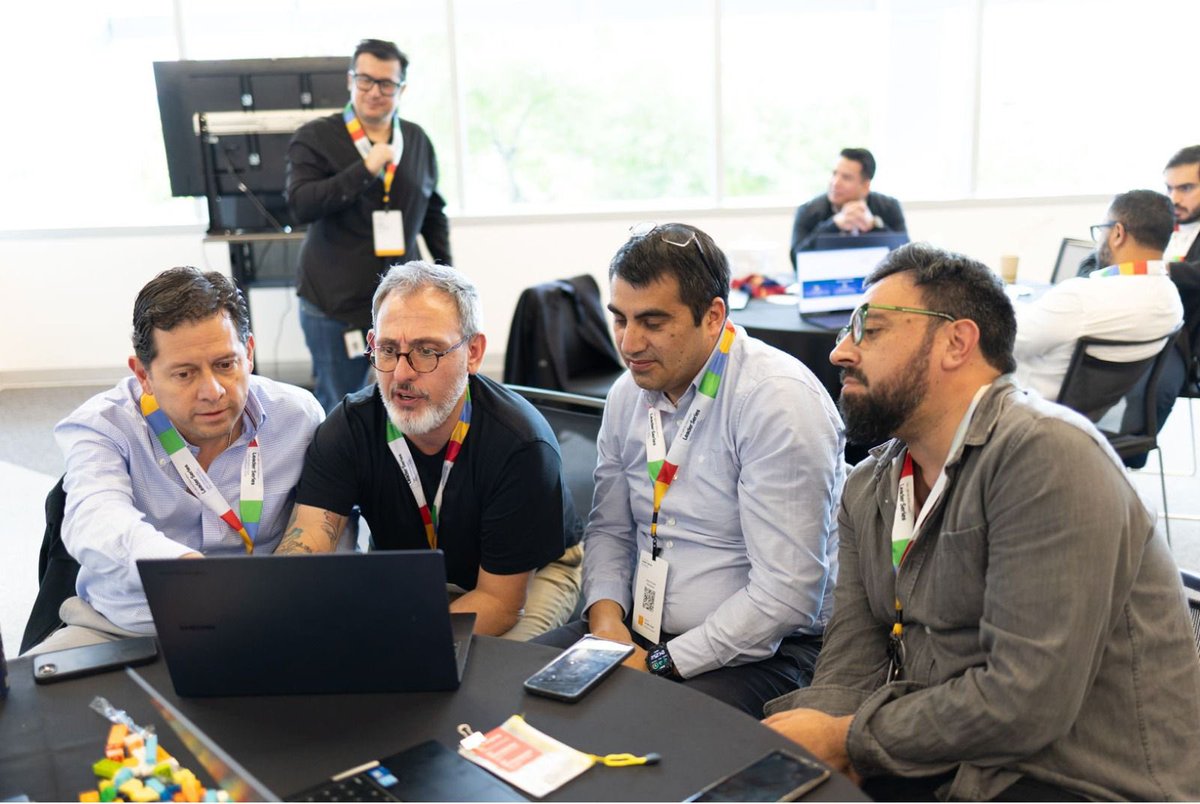 🌎 La ministra <a href="/AlegriaCrespo/">Alegría Crespo Cordovez</a> participó en Estados Unidos en el encuentro Leader Series América Latina y el Caribe 2025 junto a más líderes educativos, ministros y secretarios de educación de la región, organizado por Google Workspace for Education Plus. 🤝 

En este espacio