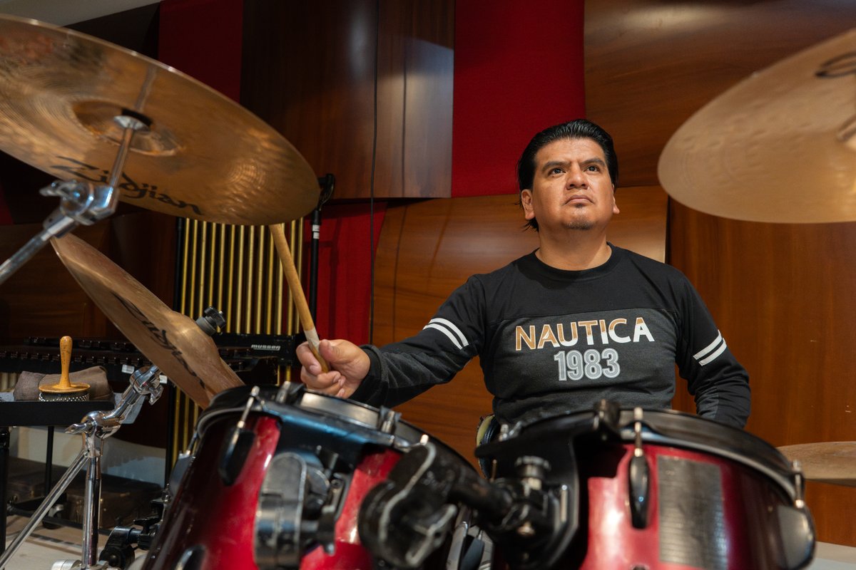 Ensayamos con toda la energía bajo la dirección de Luis Cueva Dávila para Rock Latino Sinfónico, propuesta del Grupo Fred y Beat Music. 

 📍Teatro Benjamín Carrión Mora
📅Jueves 9 de octubre 
⏰20h00 
🎟️ En Micromercado Raquelita y Clipp

#SomosOsl