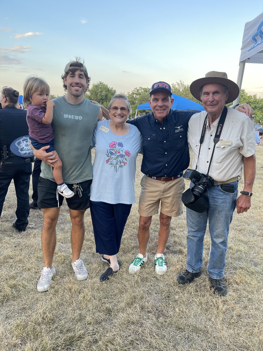 michaeldcrain's tweet image. District 3 #NationalNightOut was a huge success! 🚗 Drove 51 miles across #FortWorth making 7 stops in 3.5 hours. Great seeing our residents, @fortworthpd, and @fortworthfire! Shoutout to #LVTRise, #RidgleaNorth, #RidgleaHills, #Ridgmar, #HamptonPlace, #Westcliff / #WestcliffWest…