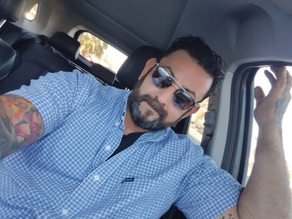 Y por un puto choque en la autopista, detenido más de una hora en el tráfico y apenas llegando al trabajo (Entro a las 2:00)