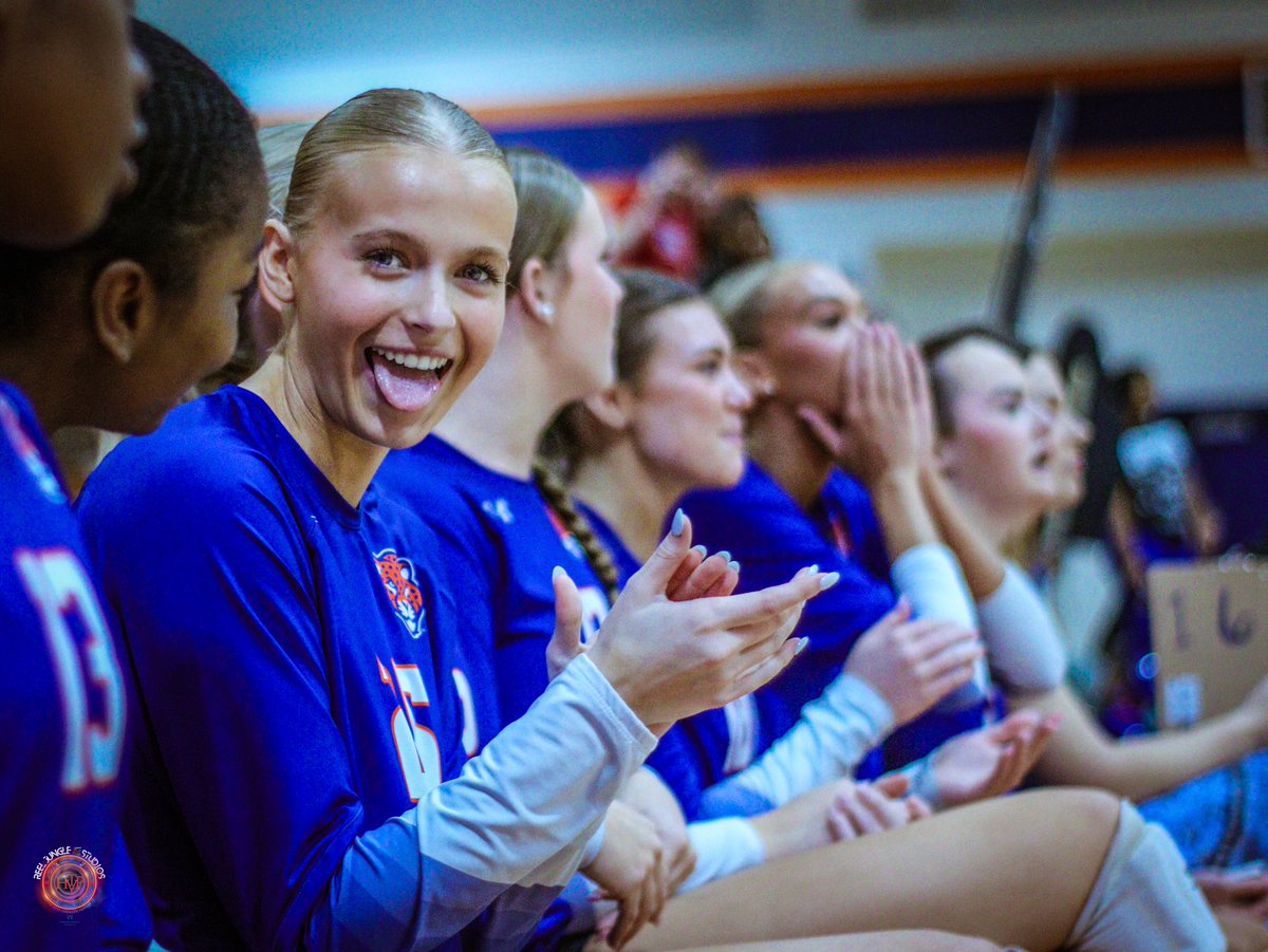 MCVolleyballJag's tweet image. How hyped we are for Round 2 of MHSAA 7A Playoffs at home tomorrow night!! 😝 

Shoutout to @mchs_htvp 📸

#GoJags