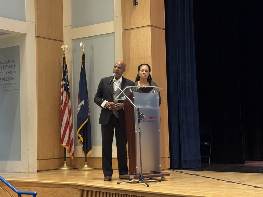 PeekskillCSD's tweet image. Last night, Peekskill Schools recognized Hispanic Heritage Month by celebrating the work of community partners SunRiver Health and the Hispanic Community Corp. Wilfredo Morel and Dinora Pacheco were highlighted for their unwavering commitment to the Peekskill community.