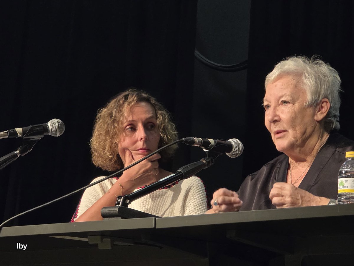 🇵🇸 Teresa Arangurenek eta Andrea Ruiz Balzolak “Palestina. La existencia negada” liburua aurkeztu dute gaur Erromoko Kultur Etxean. 
#JarraiDezagunPalestinazHitzEgiten 
#PalestinaAskatu