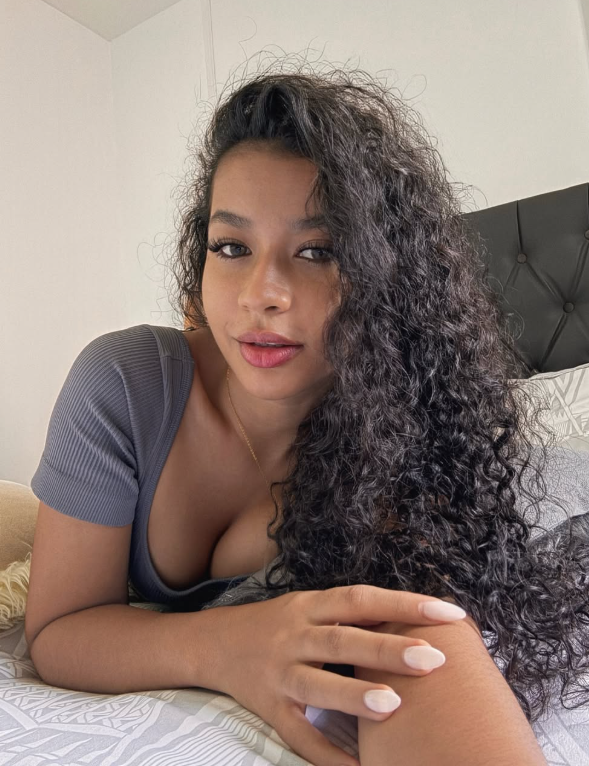 HoustonModelCM's tweet image. I promise to make it worth your while being here 😏✨
cmgo.live/me/sophie-hous…