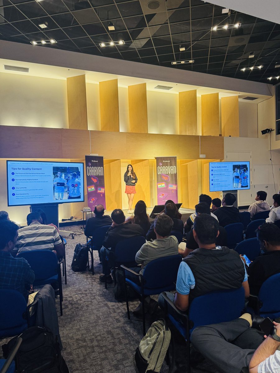 Clever move <a href="/saasboomi/">SaaSBoomi</a> 3 talks with 3 contradictory messages:

Sachin Gupta (Outbreak) outbound is dead.
Alan (<a href="/ZapmailHQ/">Zapmail</a>): smart Outbound works! 
Selvin Kocalar (<a href="/getdelve/">Delve</a> ): why are we doing outbound when content is available?