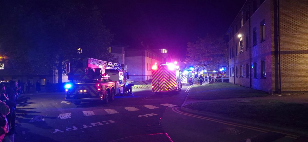 F1Mad20's tweet photo. Half an hour ago a fire alarm was set off at scholars green halls for the University of Northampton.  @BBCNorthampton #UoN @northantsfire @ChronandEcho https://t.co/LKiaSb7YNO