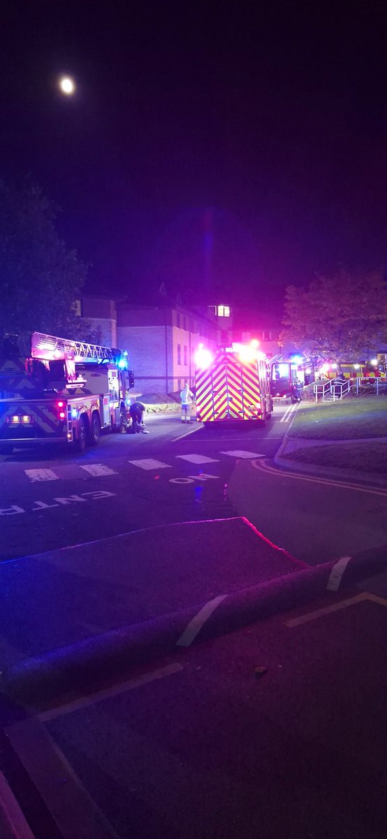 F1Mad20's tweet photo. Half an hour ago a fire alarm was set off at scholars green halls for the University of Northampton.  @BBCNorthampton #UoN @northantsfire @ChronandEcho https://t.co/LKiaSb7YNO