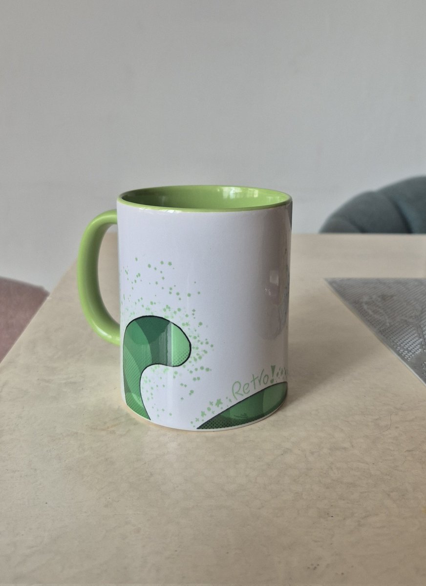 Me dieron una tacita de mi OC de cumpleaños y me encanta akdkadusbdjksbfisb