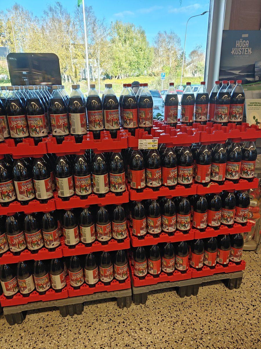 korveke's tweet photo. @swedishhunter88 Häromdagen på min lokala lilla affär, så trångt man inte kan mötas mellan hyllorna men klart julmusten ska stå framme redan! 😂 https://t.co/L7EDA0zNus