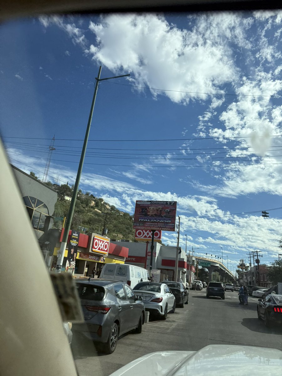 Vaintez's tweet photo. @mysterysp5der @kai2ballin @MW2ShakePack @ZuyyZose @mymixtapez trust me bro 😭 I crossed the border yesterday, in Nogales MX rn https://t.co/jxOVOolTec