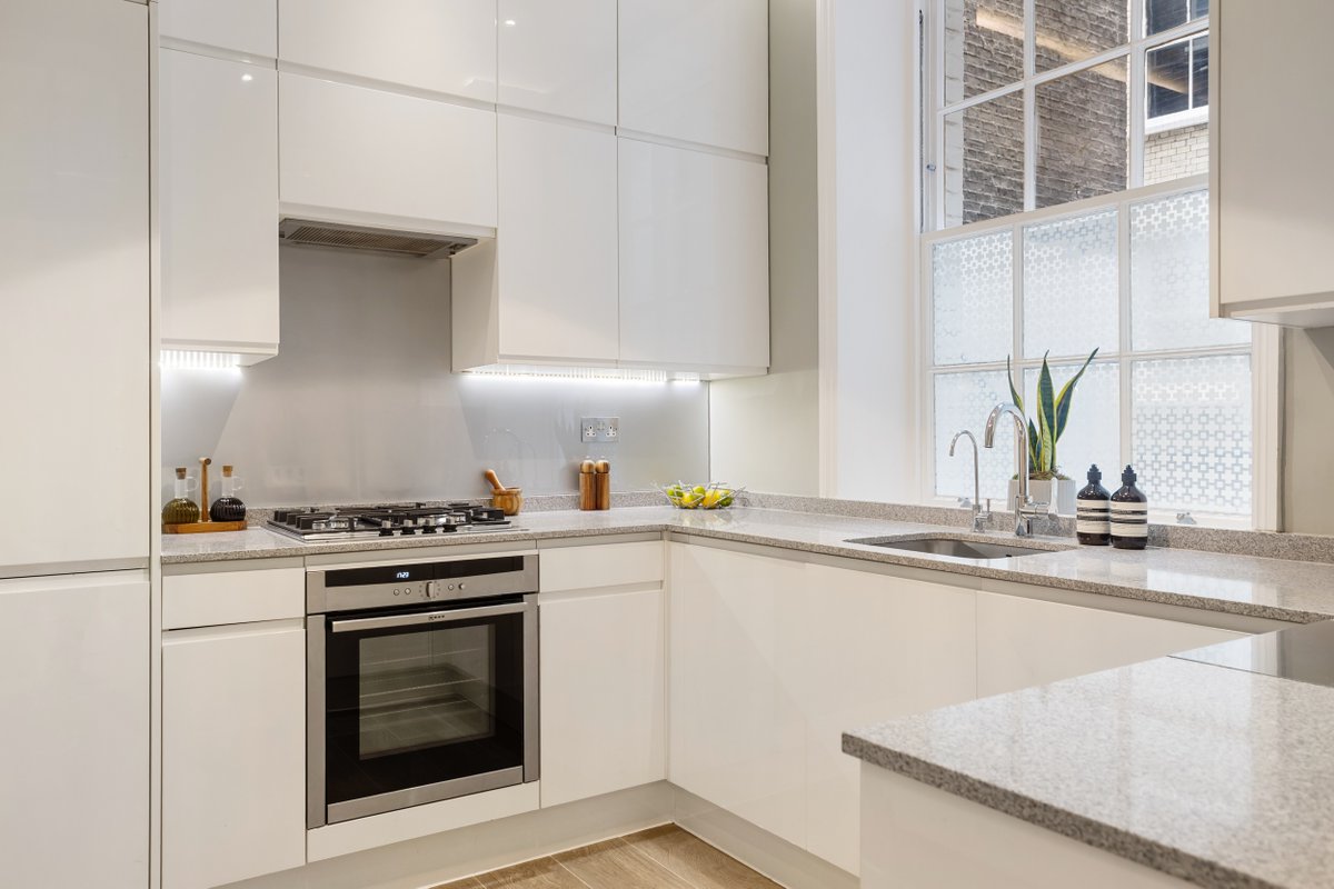 Douglas_Gordon's tweet image. A beautifully refurbished 2-bed flat in Abingdon Mansions, Kensington.

With a dual-aspect reception, working fireplace, dining area &amp;amp; over 800 sq ft of flexible living space. 

📍 W8
🔗 bit.ly/4nO5LiQ

#kensington #londonproperty