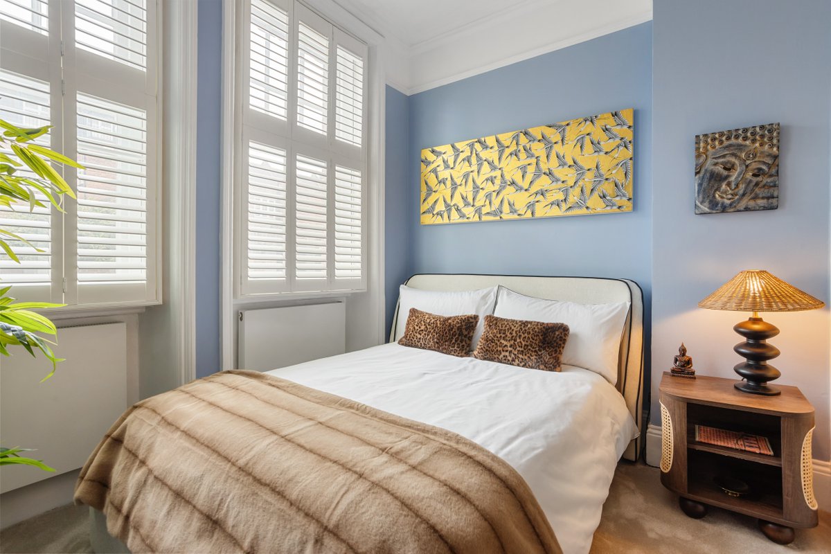 Douglas_Gordon's tweet image. A beautifully refurbished 2-bed flat in Abingdon Mansions, Kensington.

With a dual-aspect reception, working fireplace, dining area &amp;amp; over 800 sq ft of flexible living space. 

📍 W8
🔗 bit.ly/4nO5LiQ

#kensington #londonproperty