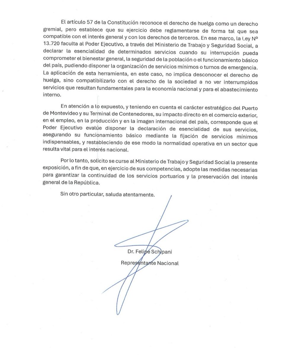 FelipeSchipani's tweet photo. Solicitamos al Ministerio de Trabajo que declare la esencialidad de los servicios de la Terminal de Contenedores del Puerto de Montevideo.
El país no puede tener su comercio exterior paralizado durante días. Está en juego la economía, el empleo y la credibilidad internacional del Uruguay, uno de nuestros mayores activos.
El gobierno no puede hacerse el distraído.