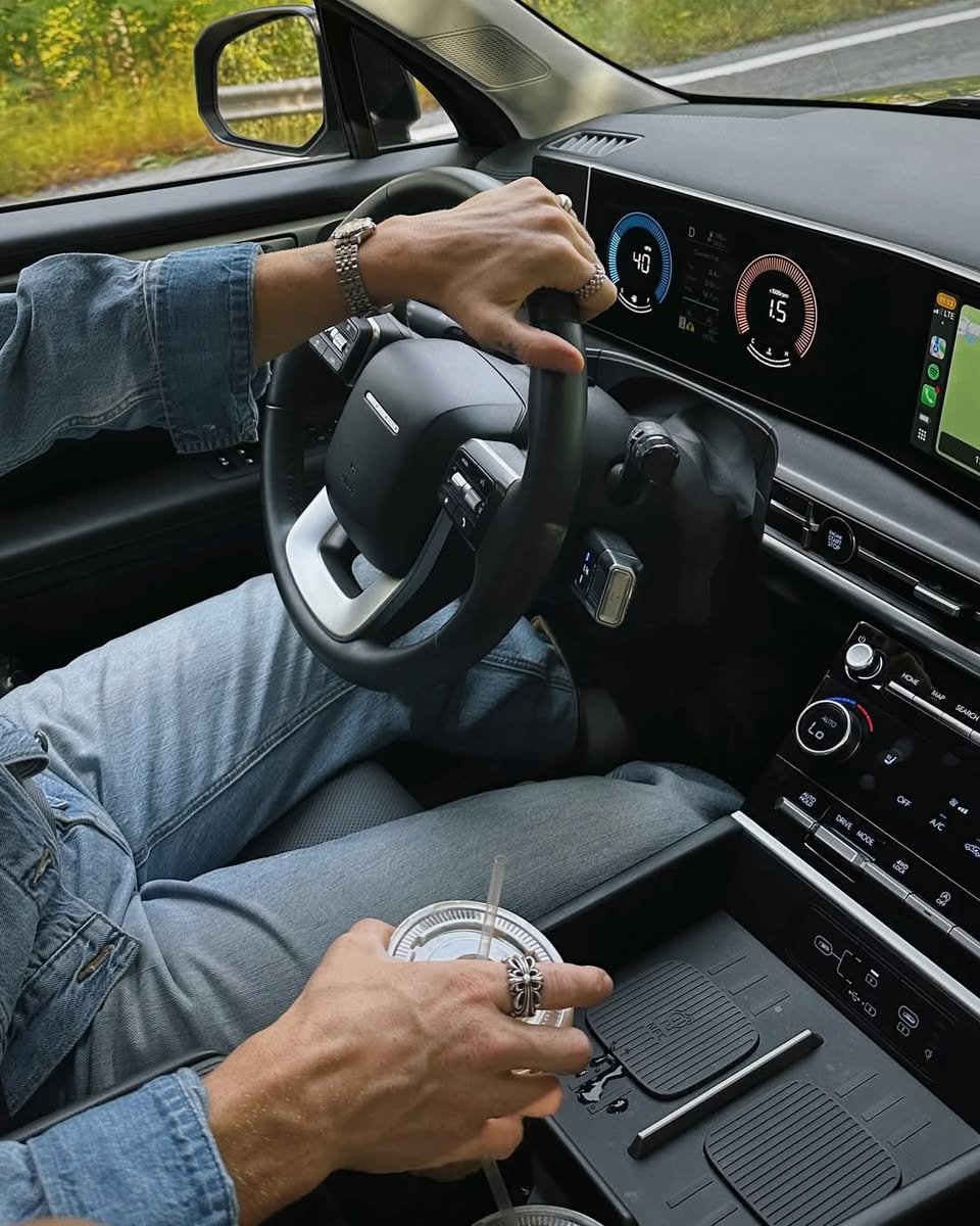 SanTanHyundai's tweet image. All in a day’s fun. 🤩 
#HyundaiSantaFe #SantaFeHybrid
📸: @joshuajohnston and @hyundaiusa