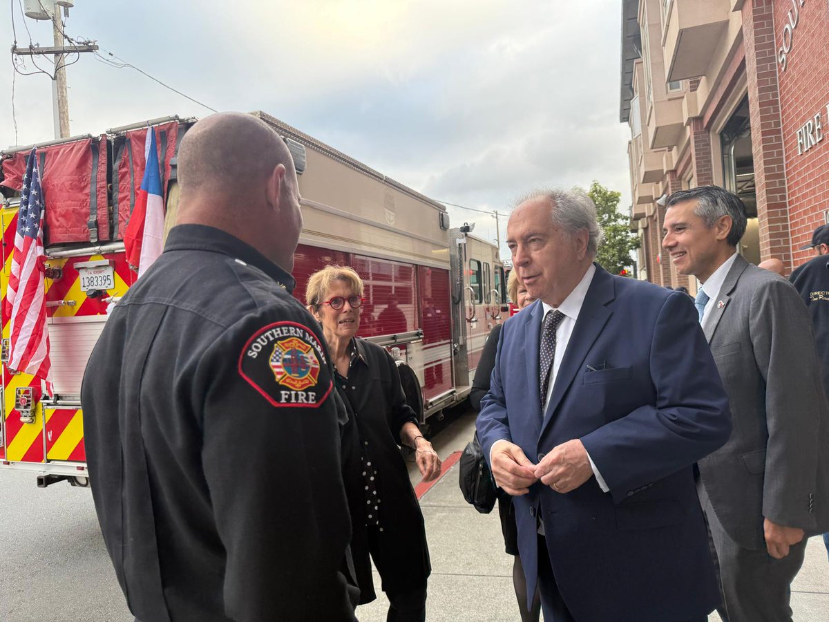 Desde 1960, Viña del Mar y Sausalito tejen colaboración y cultura. Hoy reafirmamos lazo con donación del @southernmarinfire a <a href="/bomberosvina/">Bomberos ViñadelMar</a> y @bomberosgomezcarreno de un carro bomba. Gracias <a href="/CityofSausalito/">City of Sausalito</a>, @ConsuladoChileSF y Sausalito Sister Committee.