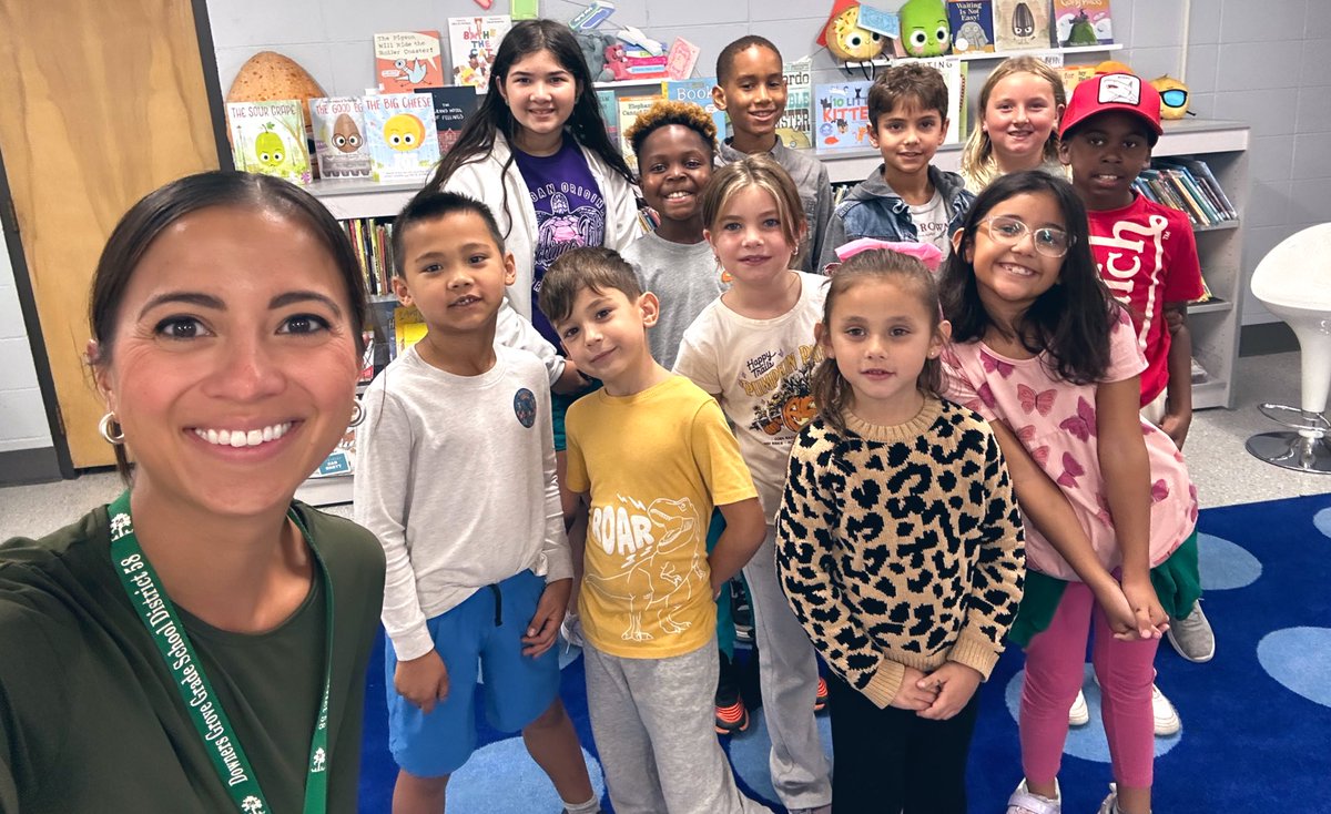 Back with my HP family! It fills my heart with how much the kids love this time to connect with students from different grade levels 💙 #pufferproud #dg58pride