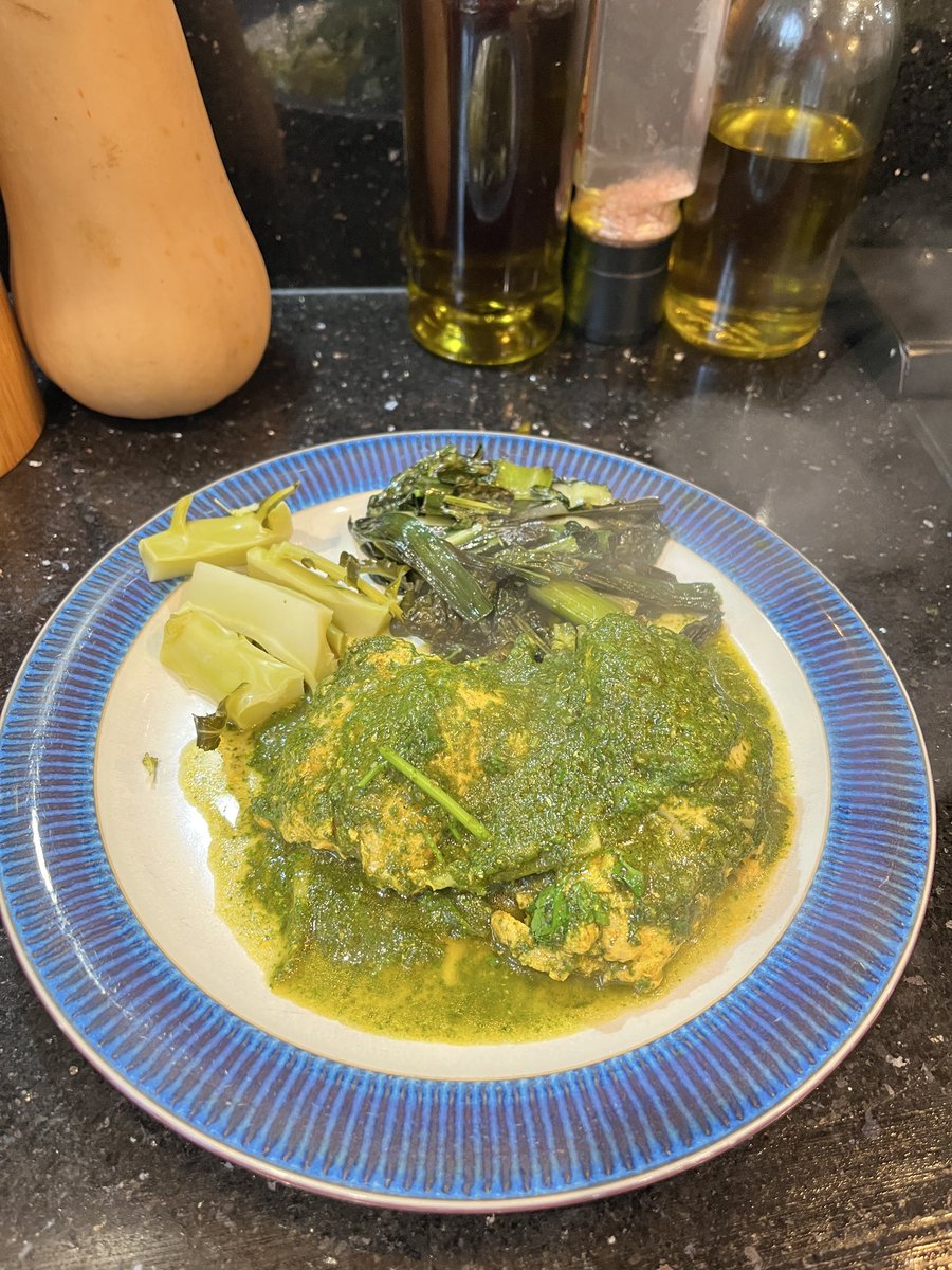 lee_wilkinson2's tweet image. 💥 For those in need of an iron boost, this spinach chicken certainly helps.  Enjoy! 😊 
 
🌟💫 Recipe taken from #MaunikaGowardhan Thali book - vm.tiktok.com/ZNdnrq7Jm/
 
#WilkoCooks #Homemade #ChickenCurry #IndianSaturday #FYP #TwitterSupperClub