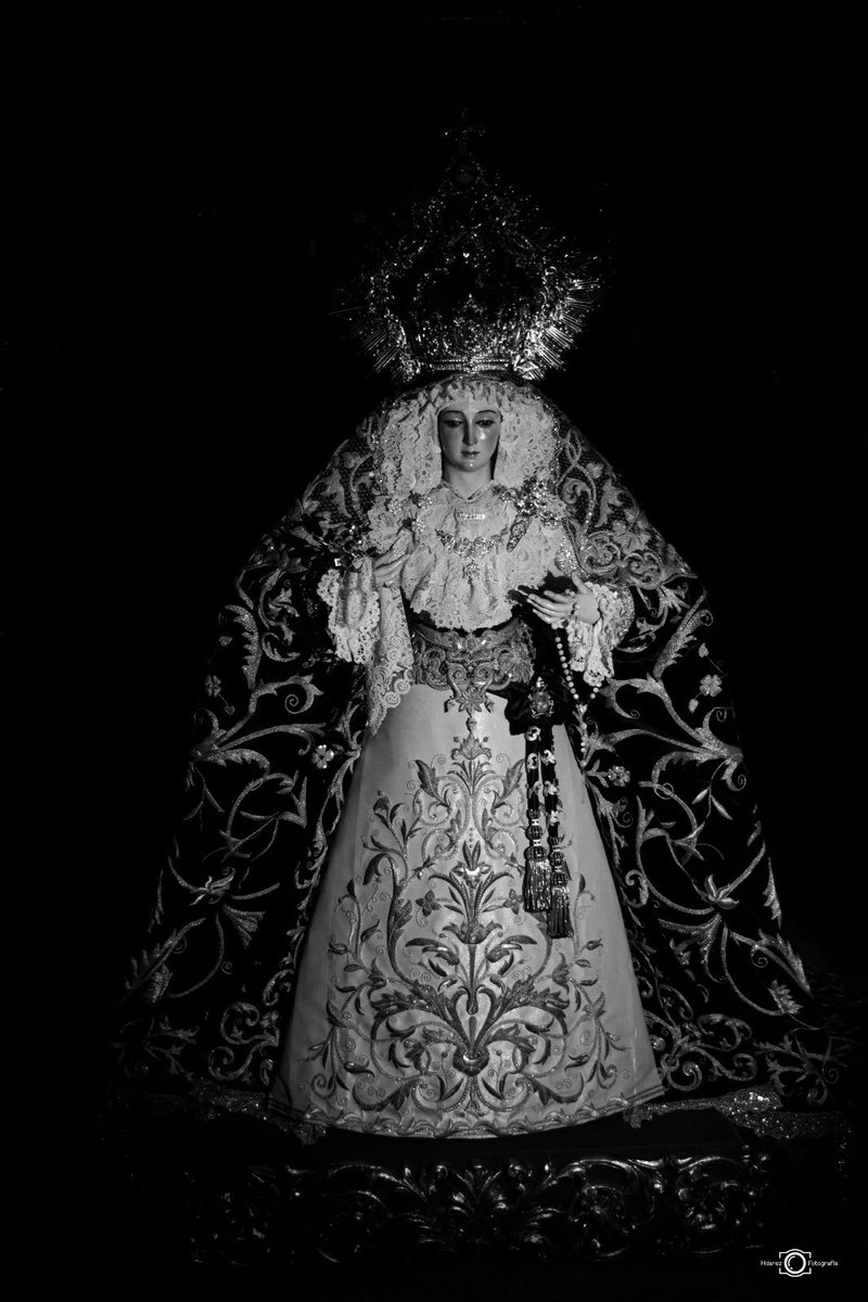 jorgehidarez's tweet photo. Selección de fotos del reportaje realizado a Nuestra  Señor de la Soledad coronada, de la @SoledadGerena. 

Gracias por abrirme las puertas.
 
Abro hilo 📩: 
#TDSCofrade 
1/3 https://t.co/qXxWtniVtW