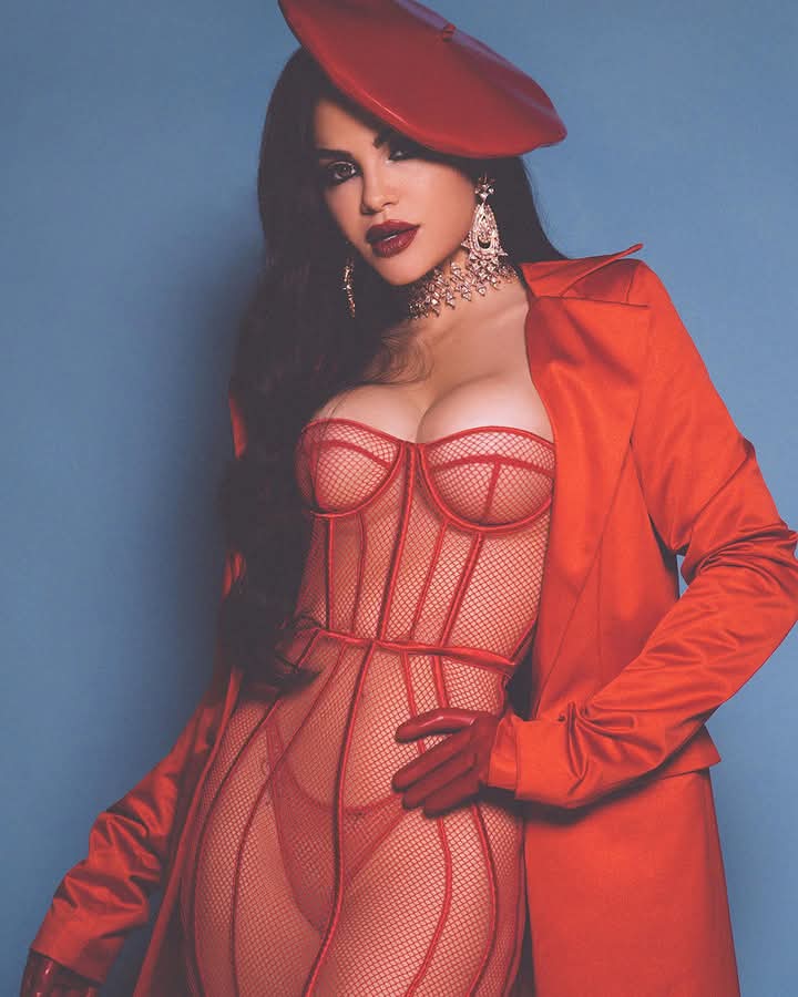 — <a href="/NattiNatasha/">NATTI NATASHA</a> se convierte en la primera artista dominicana y la 8va en general en tener almenos una cancion con 1 BILLON de streams en Spotify!