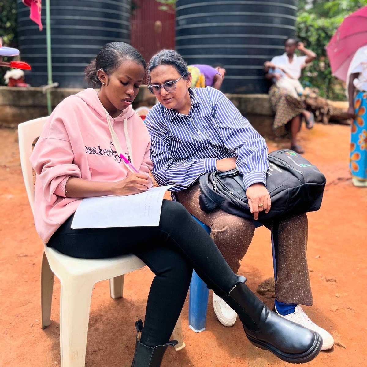 ItaraYouthc33b's tweet photo. A hungry mind can’t dream big. 🌱
At the Nutrition Workshop with @HezaInitiative &amp; @unicefrwanda, we were reminded—nutrition fuels purpose. ✨
#ItaraYouthFoundation #YouthEmpowerment #NutritionAwareness https://t.co/AEQu8h7WvA