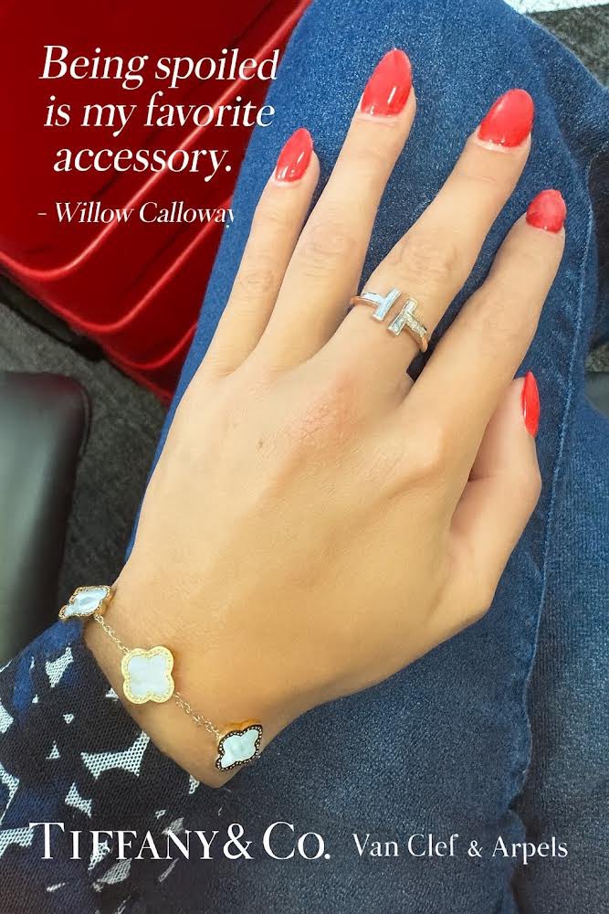 TheEpicWillow's tweet image. I’ve been off X for a moment &amp;amp; it’s shining through 💅✨

Van Cleef on the wrist, Tiffany on the hand, &amp;amp; a FMTY this weekend ✈️
Being spoiled isn’t a phase, it’s the only setting 💍

Colorado Springs, you’re next 💫

#FMTY #VanCleefArpels #TiffanyT #LuxuryLife #SoftLife #Spoiled