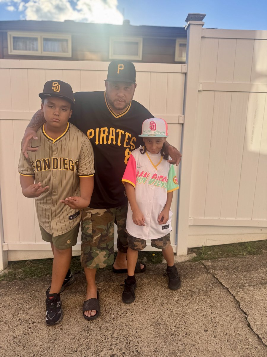 Ready7600's tweet photo. Me &amp; my boyz game ready @Padres https://t.co/uwR7W9N5yQ