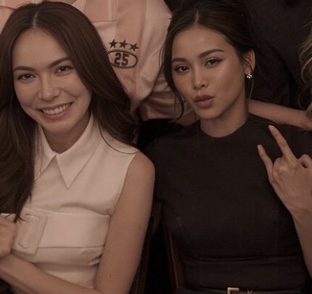 CeeDaeng's tweet image. HANDS HANDS HANDS