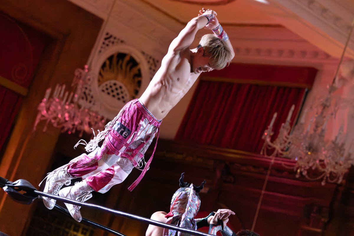 UkWrestlePic's tweet photo. Dragon Dia v CPF at the Rev Pro Live in London 100 event.
#revolutionpro #wrestling https://t.co/1L2ppRhZeQ