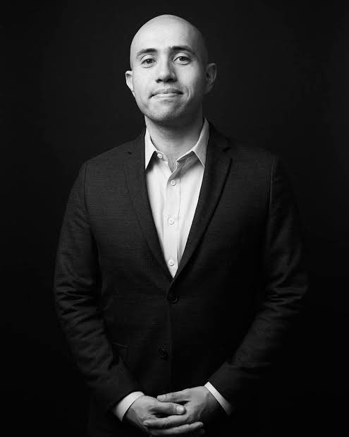 Im_Rich_Zou's tweet image. >be @soleio
>son of Colombian immigrants
>drawn early to the overlap of art, code, and systems
>2005 - join a small startup called Facebook
>no real design org, no defined boundaries
>spend your days shaping News Feed, profiles, and the social grammar that held it together…