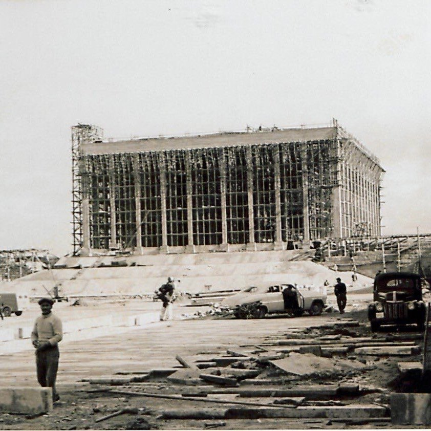 81 yıl önce bugün, dönemin Başbakanı Şükrü Saraçoğlu tarafından Anıtkabir'in temeli atıldı.