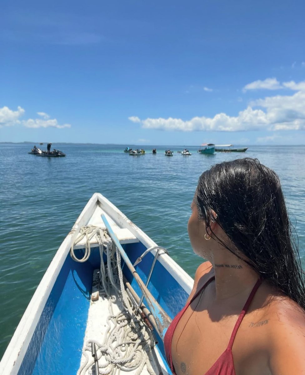 vulgosolove's tweet image. tem tons de azul que eu só conheço por causa de salvador