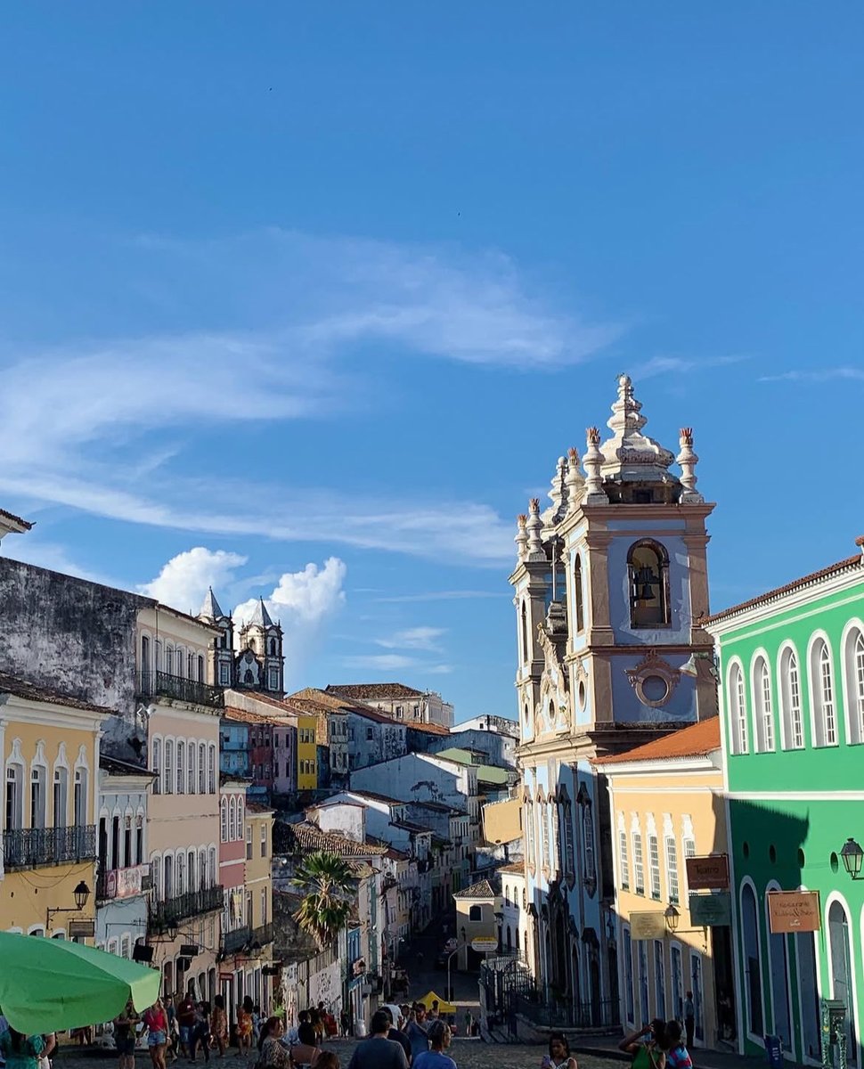 vulgosolove's tweet image. tem tons de azul que eu só conheço por causa de salvador