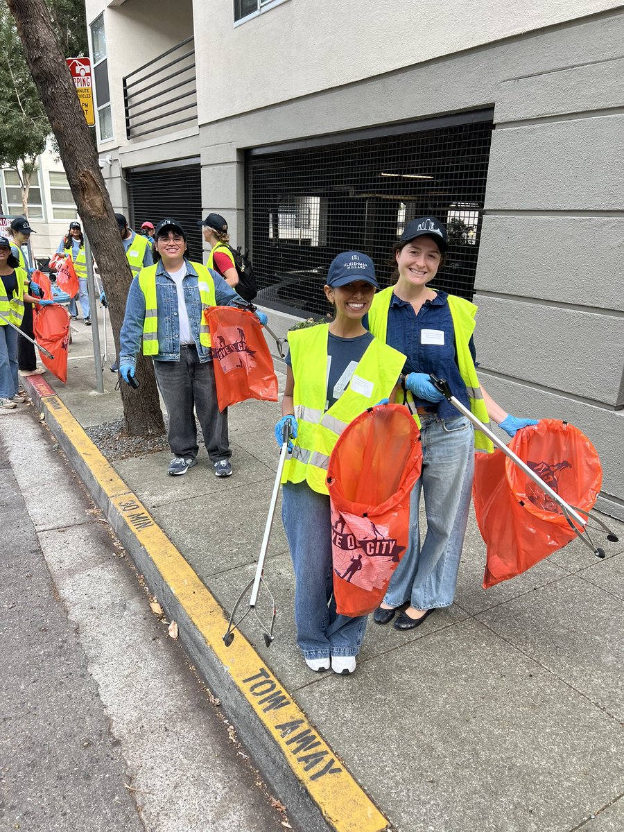 RefuseRefuseSF's tweet image. Back again with the Downtown Volunteer Coalition made up of companies like @Gap @LEVIS @jpmorgan @CrusoeAI @Visa @WellsFargo @CitizensBank and others doing good in San Francisco, including cleaning some messy areas of SOMA.
They just keep on coming and bringing downtown back!