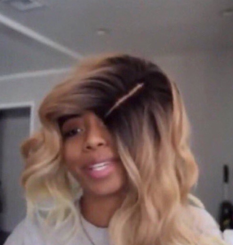 sanjisbaby's tweet image. Annie being a hair salon owner??? With that hair??? Shut her DOWNNNN #LoveIsBlind