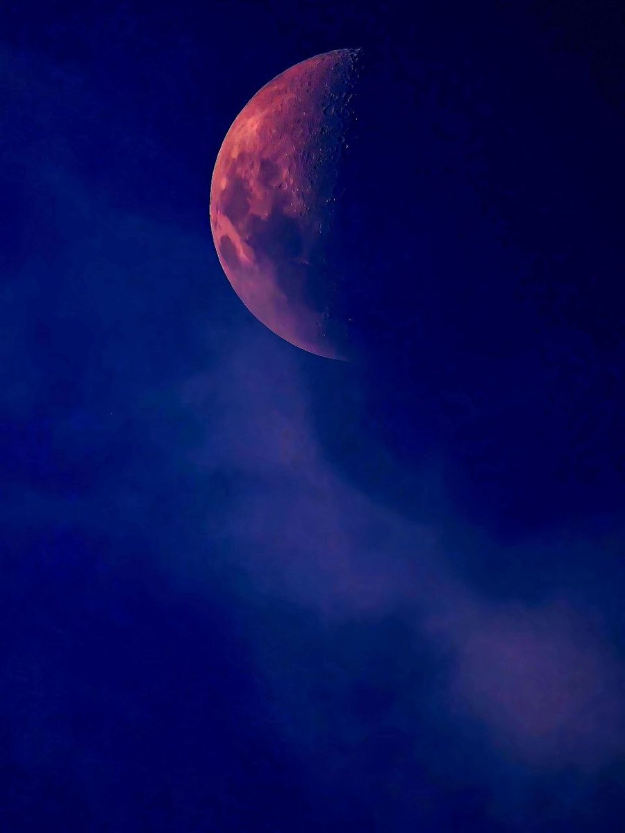 smartphone_astr's tweet image. By our member Nick, #Greece / #skyphotography #weatherphotography #clouds #Moon #Moonshot @MoonHourSocial