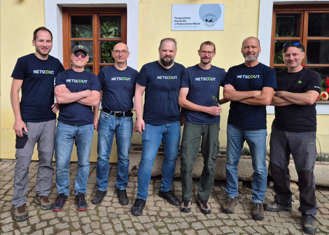 NETSCOUT's tweet image. At NETSCOUT, we believe in the power of purpose. For the eighth year, our Brno team joined the therapeutic community at Podcestný Mlýn, where recovery is built one day, one conversation, one stone at a time.

Our volunteers helped lay the groundwork—literally—for a new animal…