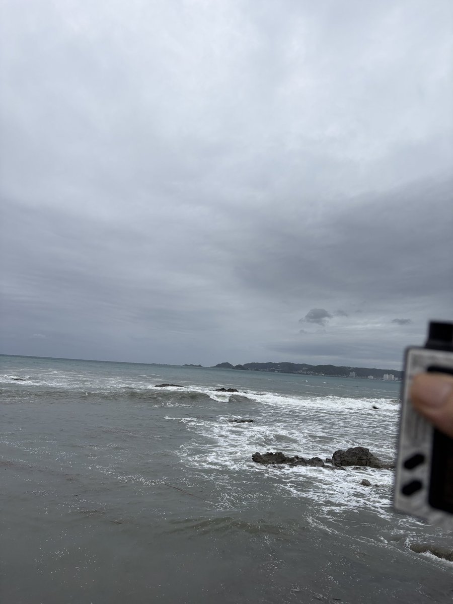 おはようございます。台風かな？